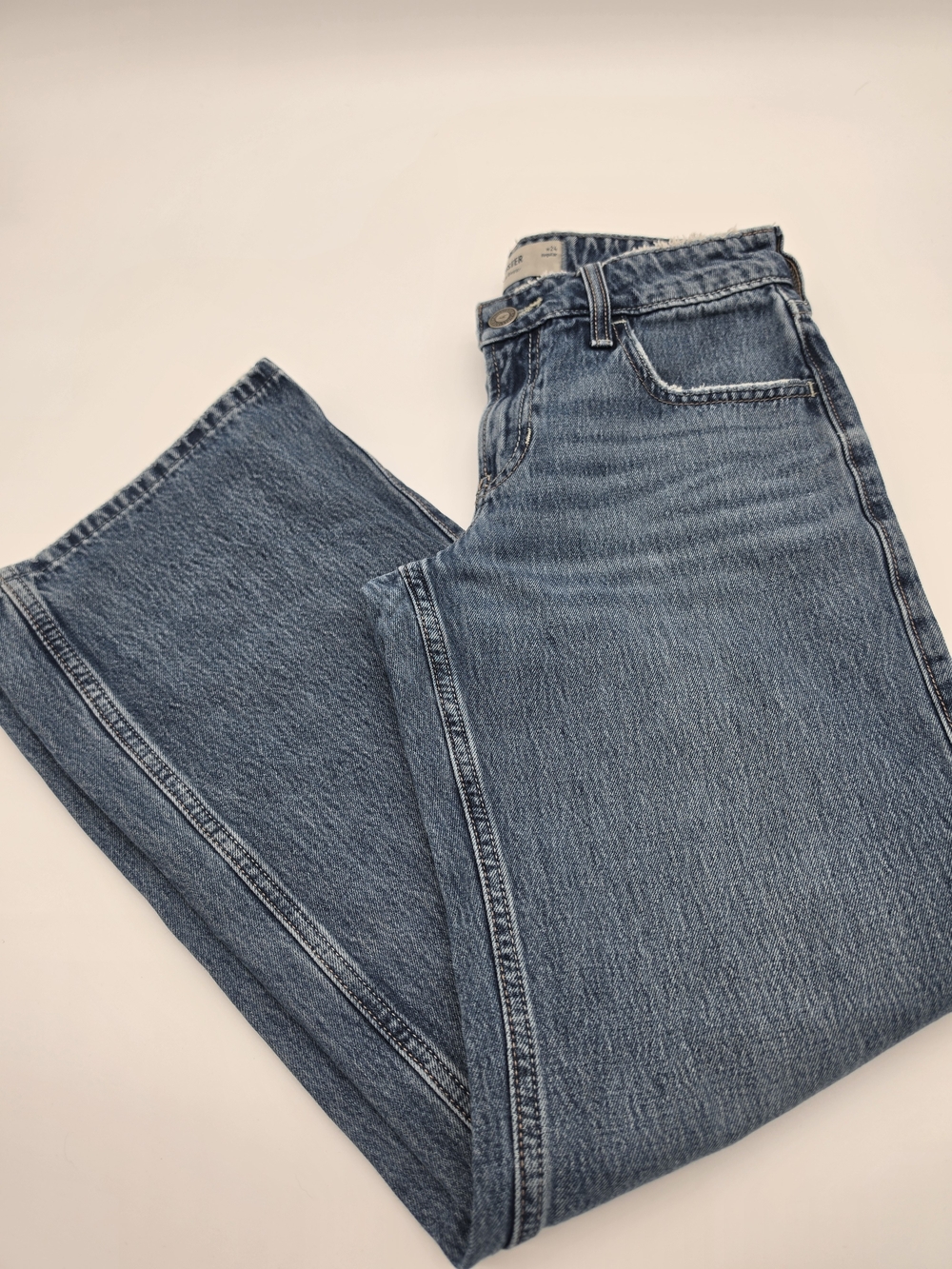 Hollister Low Rise Baggy- Medium Wash Jeans